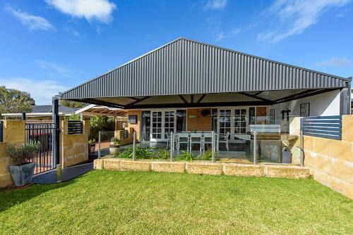 West Busselton Casa | Sea Renity On Earnshaw 3BR Beachside Bliss
