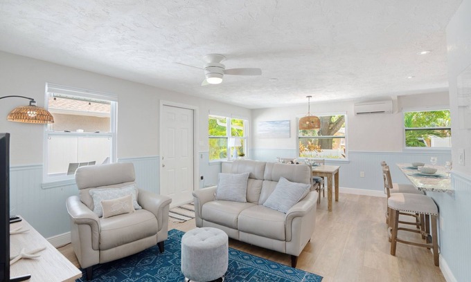 South Sarasota Casa | Sea Shell Cottage: Pool, New Renovation, Sleeps 4