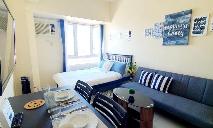 Legazpi Village Apartamento | Sea-Sky Perch Suite