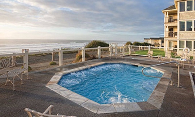 Gleneden Beach Complejo | ¡Se acumulan pilas de mar del océano brumoso!