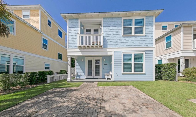 Seagrove Beach Casa | Sea Suite - Large hot tub with an easy walk to the beach