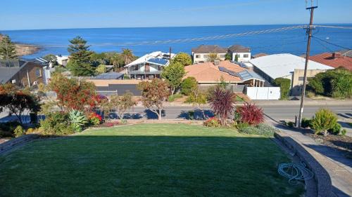Hallett Cove Apartamento | "Sea to See" Large Apartment in Prime Location with Free Laundry Room and Car Parking