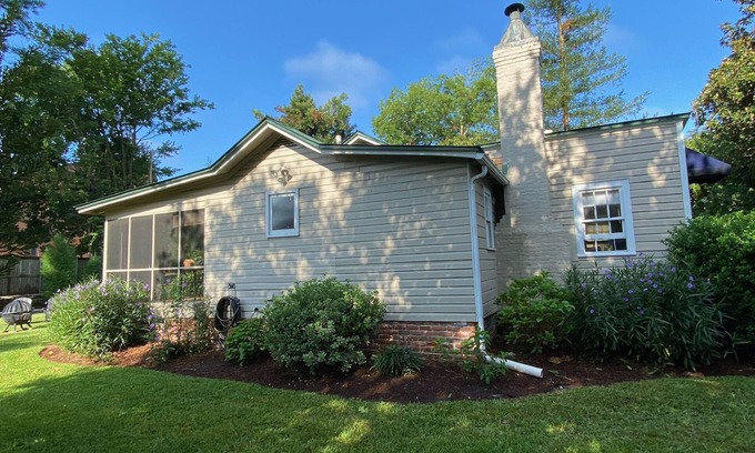 New Bern Cabaña | Sea Turtle Cottage - walk to everything!
