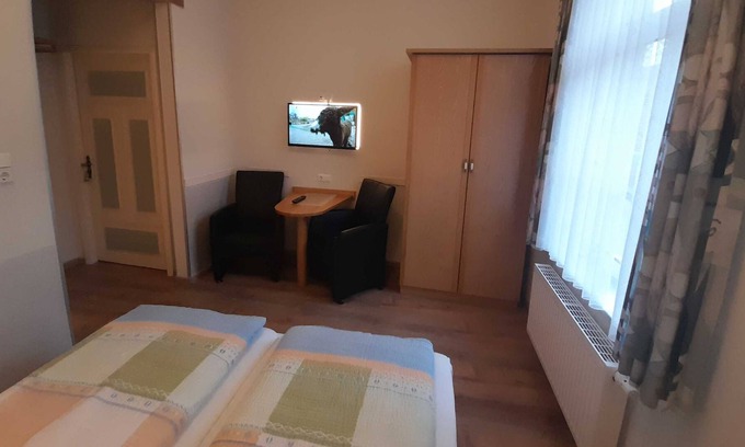 Bensersiel Cabaña | Sea urchin (double room) - Gästehaus Fischerhus