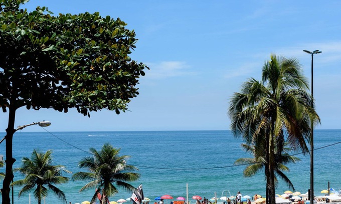 Leblon Apartamento | Sea View 1 Minute From Leblon Beach Gu301