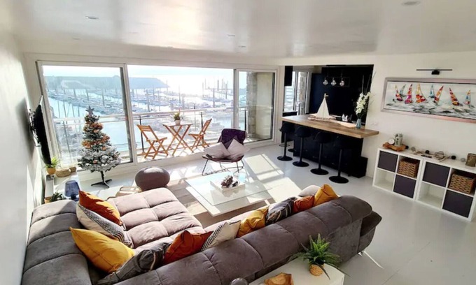 Pleherel-Plage-Vieux-Bourg Apartamento | Vrbo Property