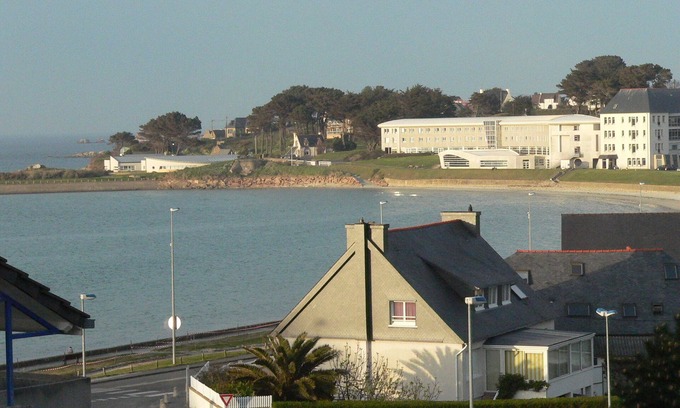 Trevou-Treguignec Apartamento | Apartamento con vistas a la playa de Trestel, de 2 a 4 personas, Côte de Granit Rose.