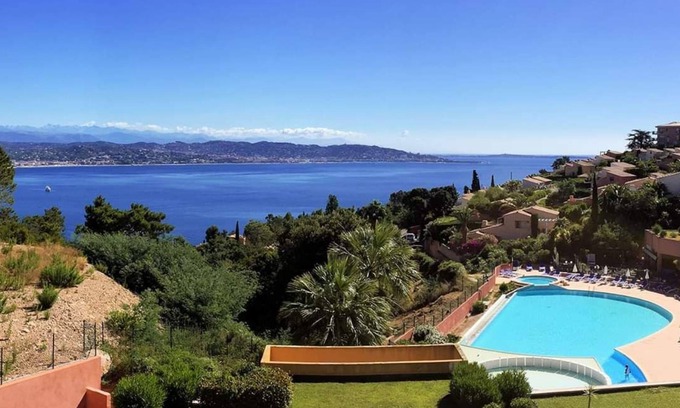 Theoule-sur-Mer Apartamento | Apartamento con vista al mar, piscina, aire acondicionado, wifi, estacionamiento