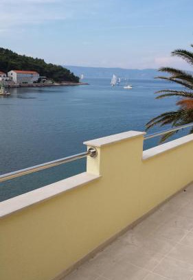 Island Hvar Apartamento | Sea view apartment near the beach S2-Jelsa center