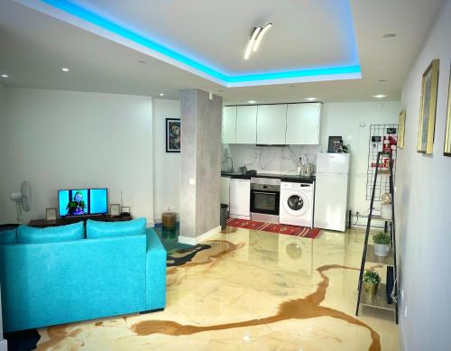 Paco De Arcos Apartamento | Sea view apartment & 4 minutes walk to the beach