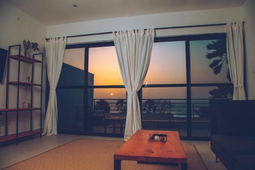 Kerr Serign Apartamento | Sea view beach apartment