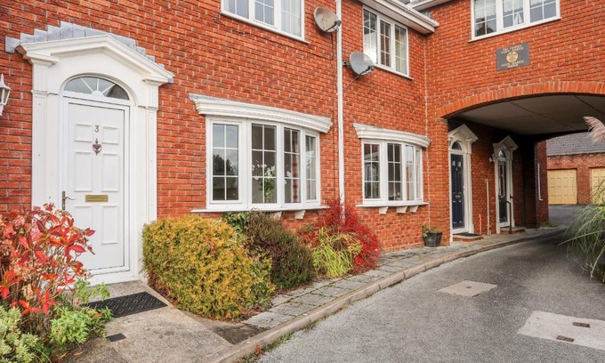 Menai Bridge Casa | Sea View Cottage