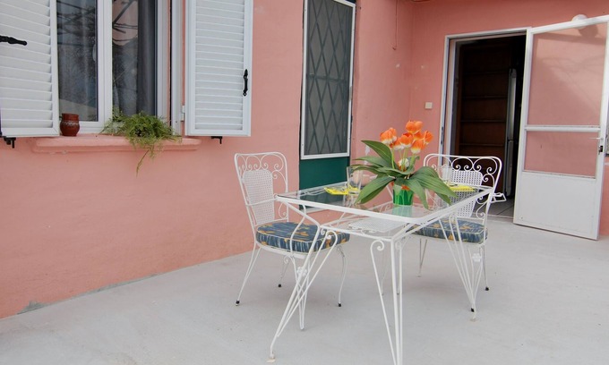 Eleios-Pronnoi Cabaña | Cabaña con vista al mar en el pueblo de Mavrata cerca de Katelios y playas de arena