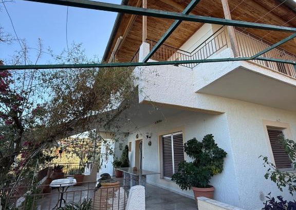 Livadi Apartamento | Sea View House A