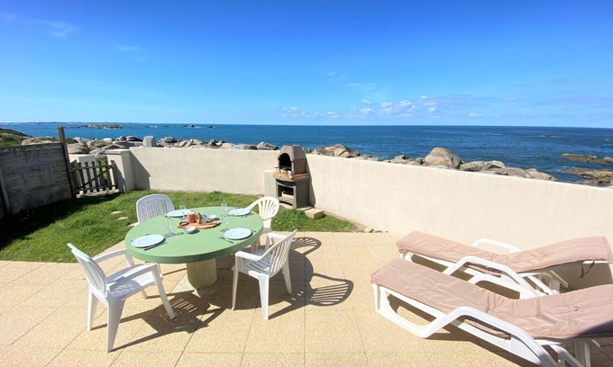 Plouescat Casa | Sea View House with 2 Bedrooms