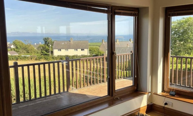 Mynytho Casa | Sea view Mynytho / Abersoch large home