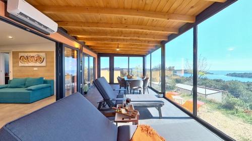 Cove Murtar Casa | Sea view Orange by Vellaris, Luxury Mobile Home