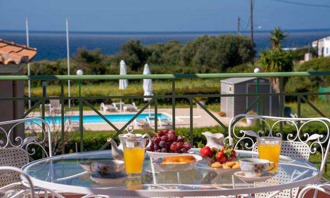 Kaligata Villa | Vista al mar piscina privada villa de 3 dormitorios Cleopatra
