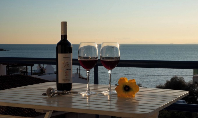 Saronida Apartamento | Sea View spacious apartment next to the Beach in Saronida, Athens Riviera