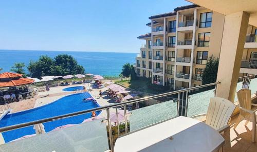 Byala Apartamento | Sea View Suite at Byala Beach Resort