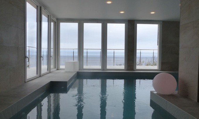 Cerbere Casa | VILLA CON VISTAS AL MAR y PISCINA CLIMATIZADA