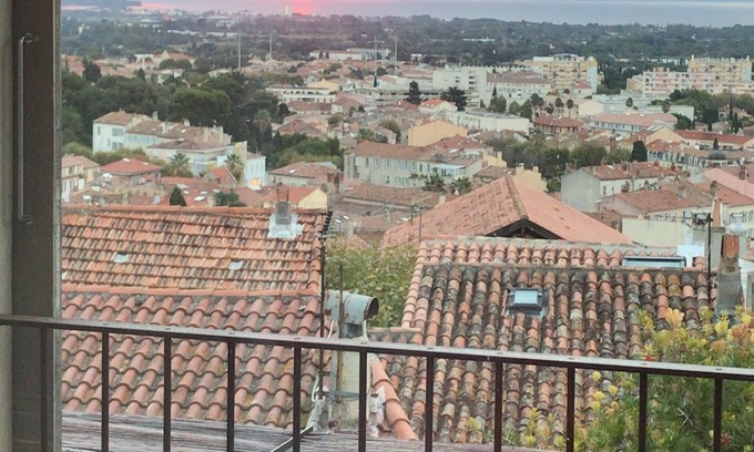 Hyeres City Centre Casa | Sea view-Villa d'architecte / jacuzzi-centre historique Hyères - villa JEANNELINE