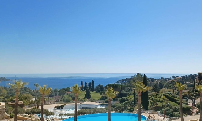 Agay Apartamento | Sea view Village Cap Estérel Agay- St Raphaël on the French Riviera