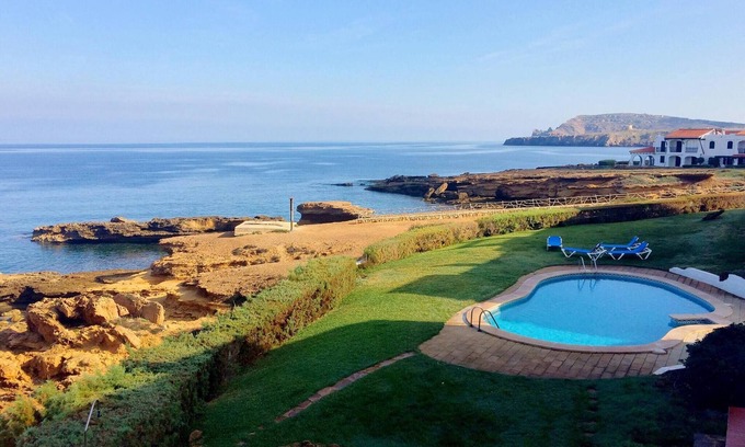 Platges de Fornells Apartamento | Vistas y piscina en Playas de Fornells