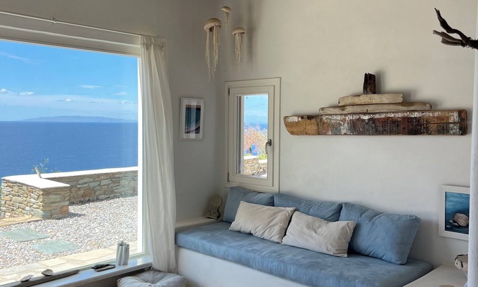 Kato Aprovatou Casa | Sea Views. Cycladic Calm. Villa Riza. Family and animal friendly