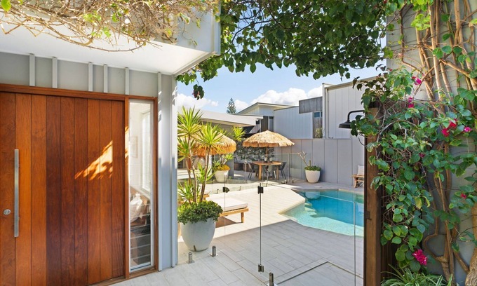 Sunshine Beach Casa | Sea views, minutes from the beach