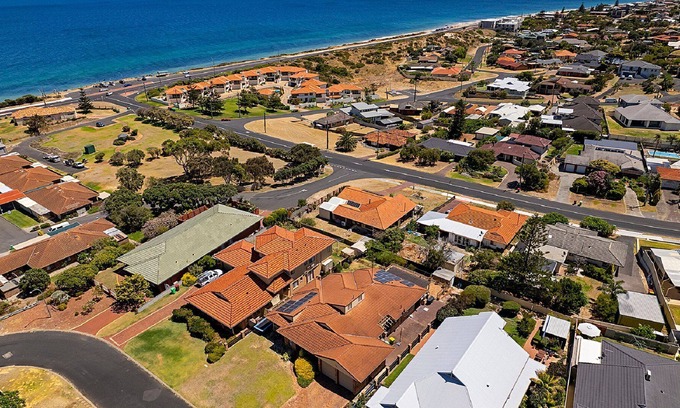 South Bunbury Casa | Sea Views on Ramillies - Families Welcome WIFI