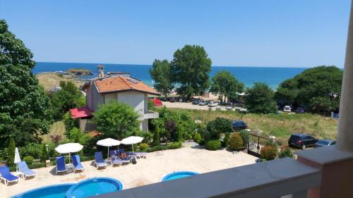 Lozenets Apartamento | SEA WOLF Apartman Луксозен апартамент с панорамна гледка към морето климатик с нова напълно оборудвана кухня отделна баня с тоалетна гледка към басейна на 30 м от плажа Паркинг към хотела Навсякъде близо