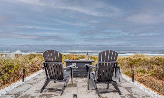Rockaway Beach Casa | Seabatical on The Strand - Meredith Lodging