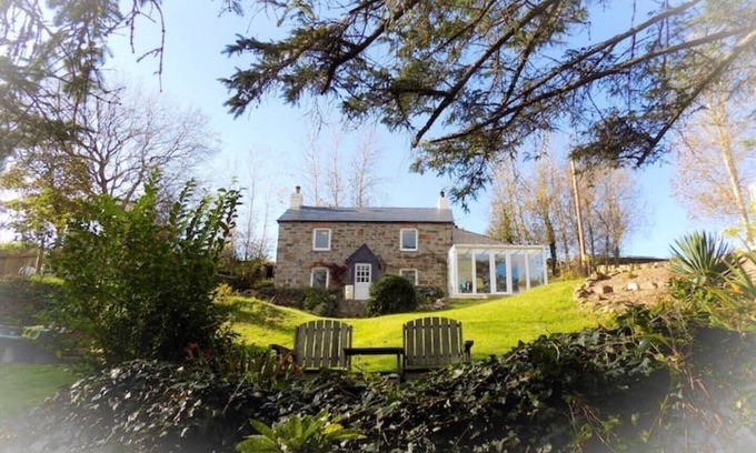 Perranporth Cabaña | Seabird Cottage in stunning woodland/coastal