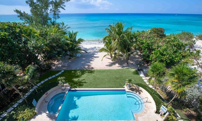 Seven Mile Beach Condominio | Seabreeze #8 by Grand Cayman Villas & Condos