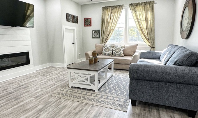 Dale Casa | Seabrook Coastal Cottage - Beaufort and Parris Island