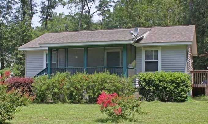 Edisto Island Casa | Seabrook Cottage - Ubicado entre los árboles, un refugio rural tranquilo!