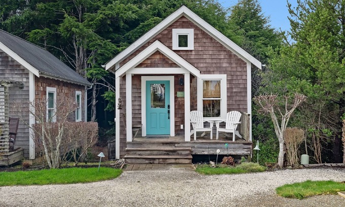 Seabrook Casa | Seabrook's Beachy Keen, a private hot tub