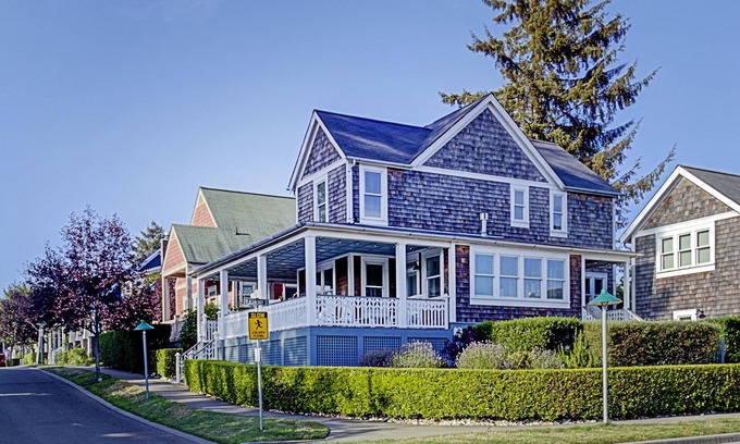 Seabrook Casa | Seabrook's Boat House, a spacious home steps away from the indoor pool!