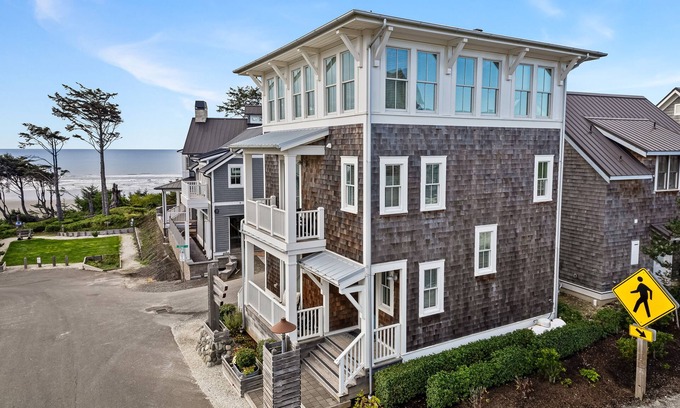 Seabrook Casa | Seabrook's Head in the Clouds, panoramic oceanviews!