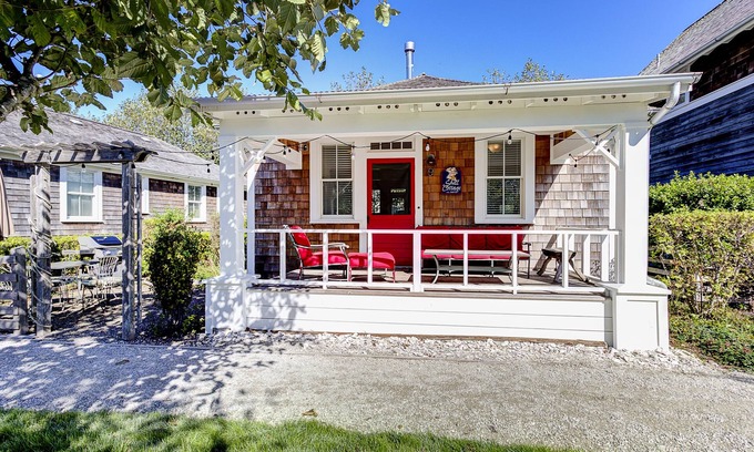 Seabrook Casa | Seabrook's Shell Cottage: Dog Friendly!