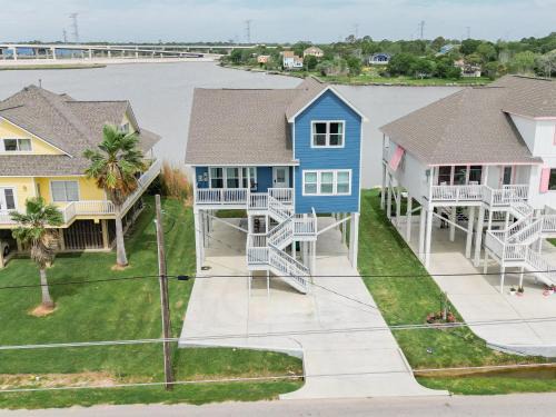 El Lago Casa | Seabrook Shores 3br Bayfront Hideaway W Deck