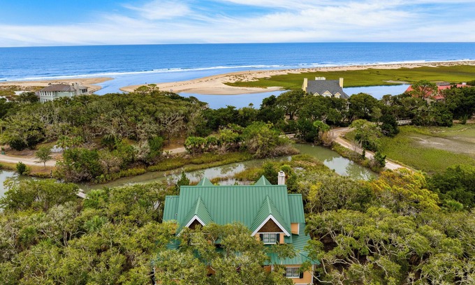 Edisto Island Casa | Seaclusion by AvantStay | Walk to the Beach