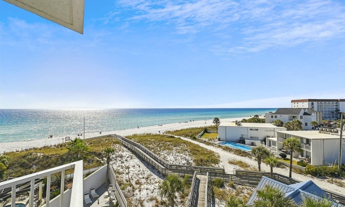 Fort Walton Beach Condominio | Seacrest 501AB is a Gulf Front 3 BR on Okaloosa Island by RedAwning