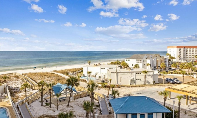 Fort Walton Beach Condominio | Seacrest 604 is a 2 BR Gulf Front on Okaloosa Island by RedAwning