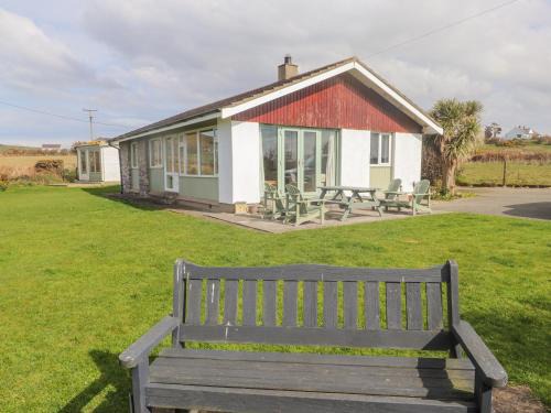 Cylch-Y-Garn Casa | Seafield