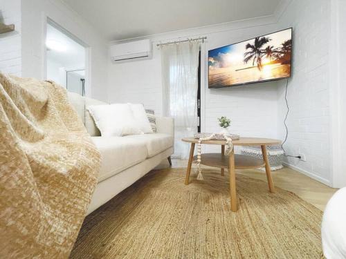 Batehaven Apartamento | Seafoam Hideaway - Oceanfront Stay for 4