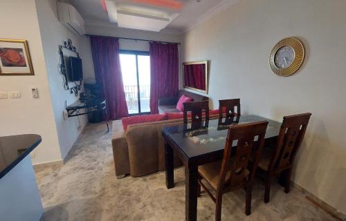 Al Ahyaa Apartamento | Seafront apartment G311