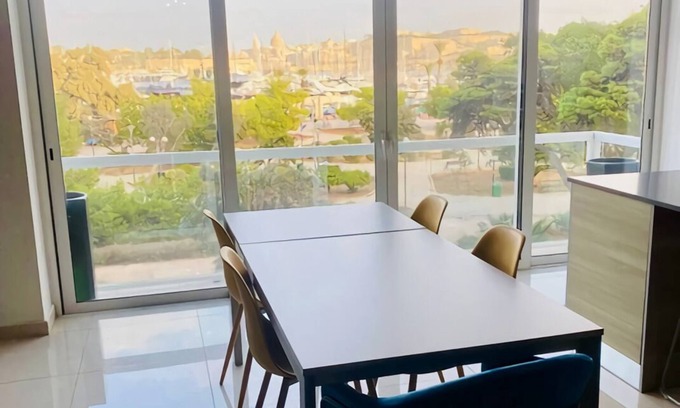Msida Apartamento | Seafront Highly finished 2 Bedroom Apartment