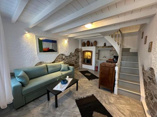 Agios Konstantinos Casa | Seafront House